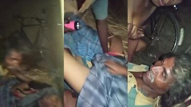 Gaanv Randi Orat Chut Chaatke Choda Budhe Majdur